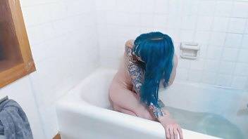 Kiwi couli dirty tgirl p--s in her bath free manyvids xxx porn video - leaknud.com